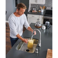 Moen Tullis Siingle Lever Pull-Down Kitchen Faucet - Stainless Steel