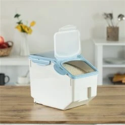 Basicwise 13-in X 8.75-in X 10.5-in Plastic Food Storage Container With Measuring Cup - 2-Piece